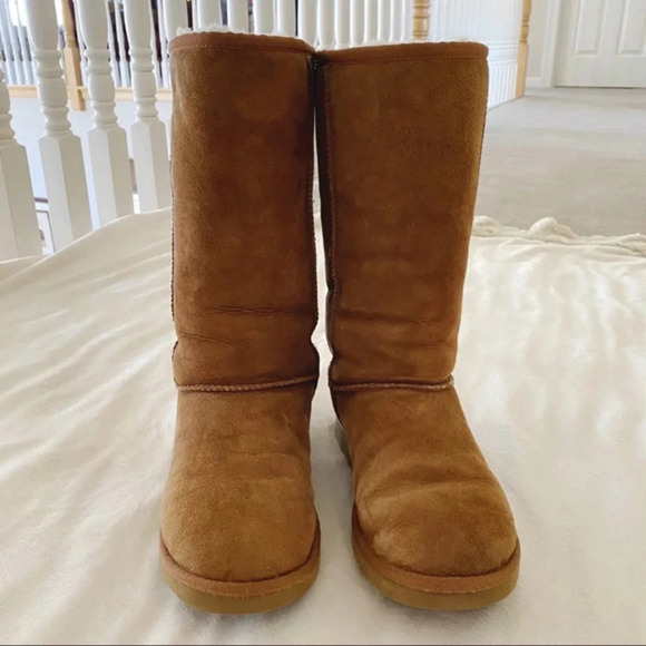 UGG Classic Women’s Tall Boot Chestnut - Picture 1 of 7
